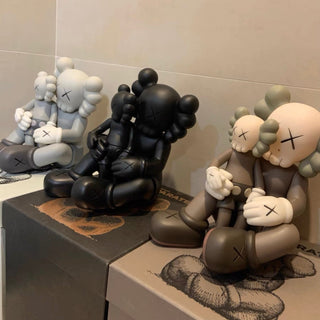 Holiday Chang bai: Kaws Statue Big - One-of-a-Kind Souvenir-GraffitiWallArt