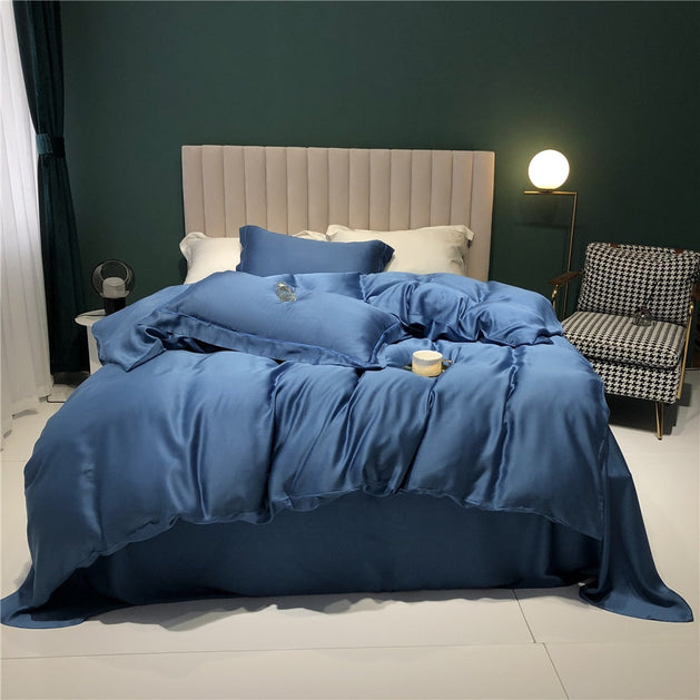 Silky Bedding Set: Luxurious and Comfortable Bedding Set-GraffitiWallArt